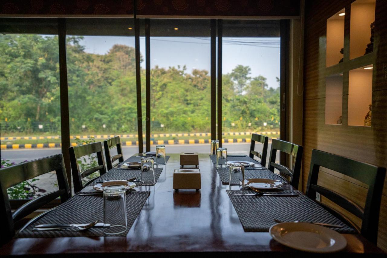 Hotel Peaceland Lumbini Buitenkant foto