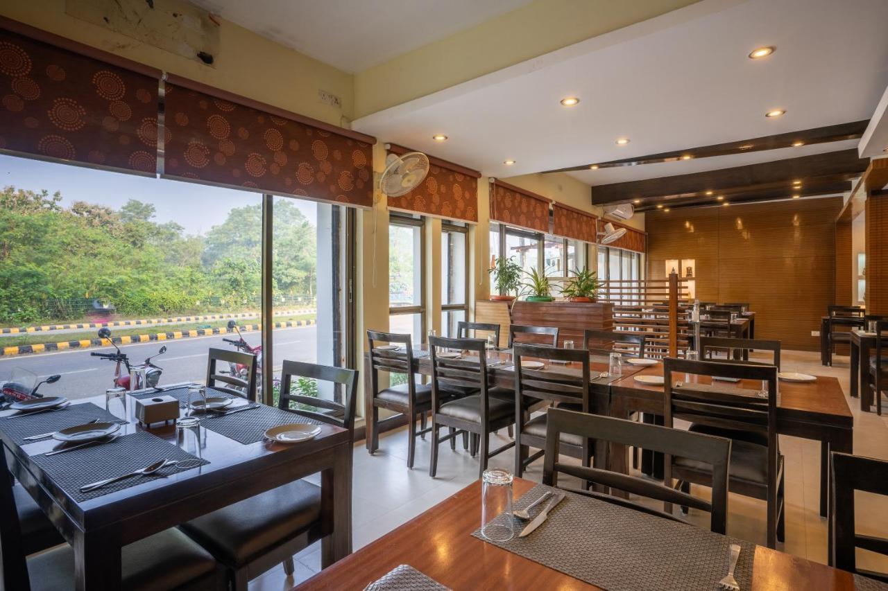 Hotel Peaceland Lumbini Buitenkant foto