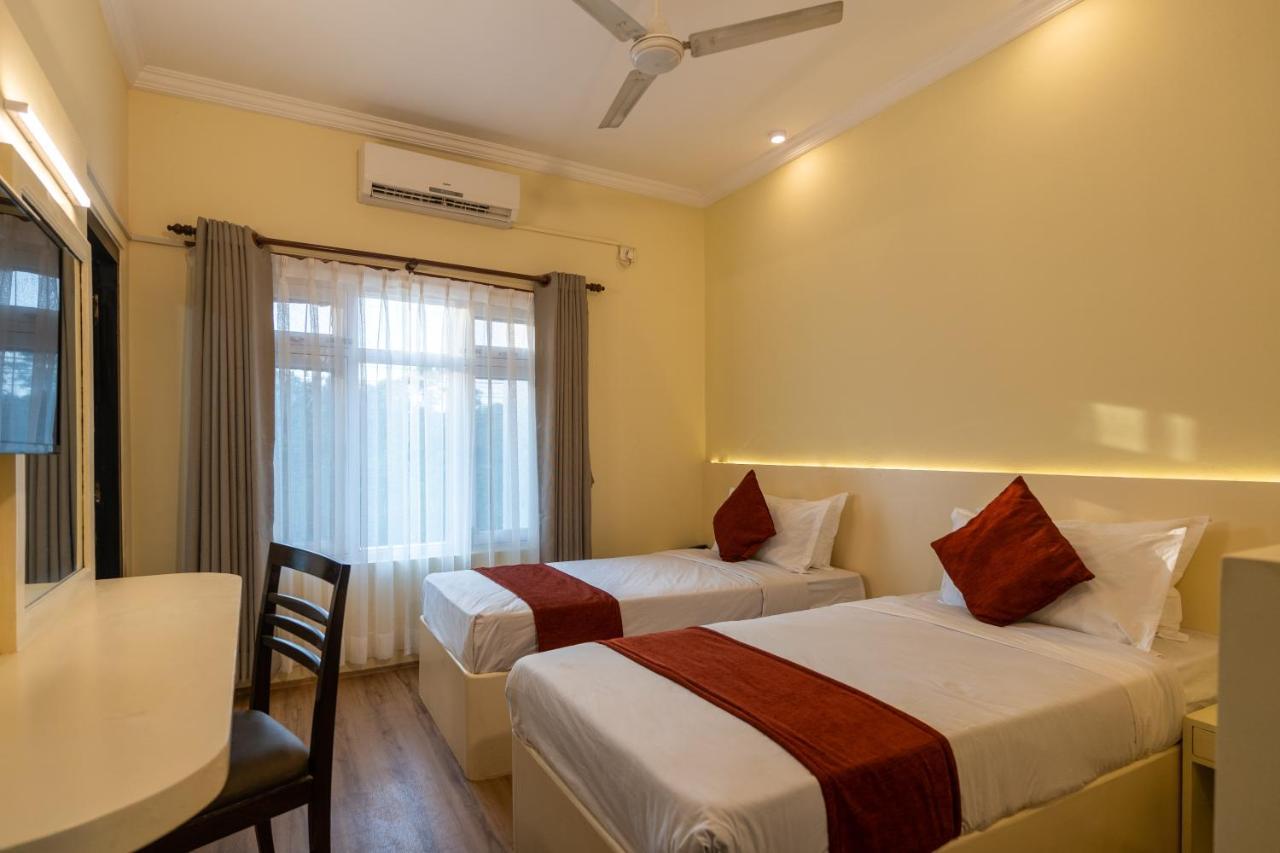 Hotel Peaceland Lumbini Buitenkant foto