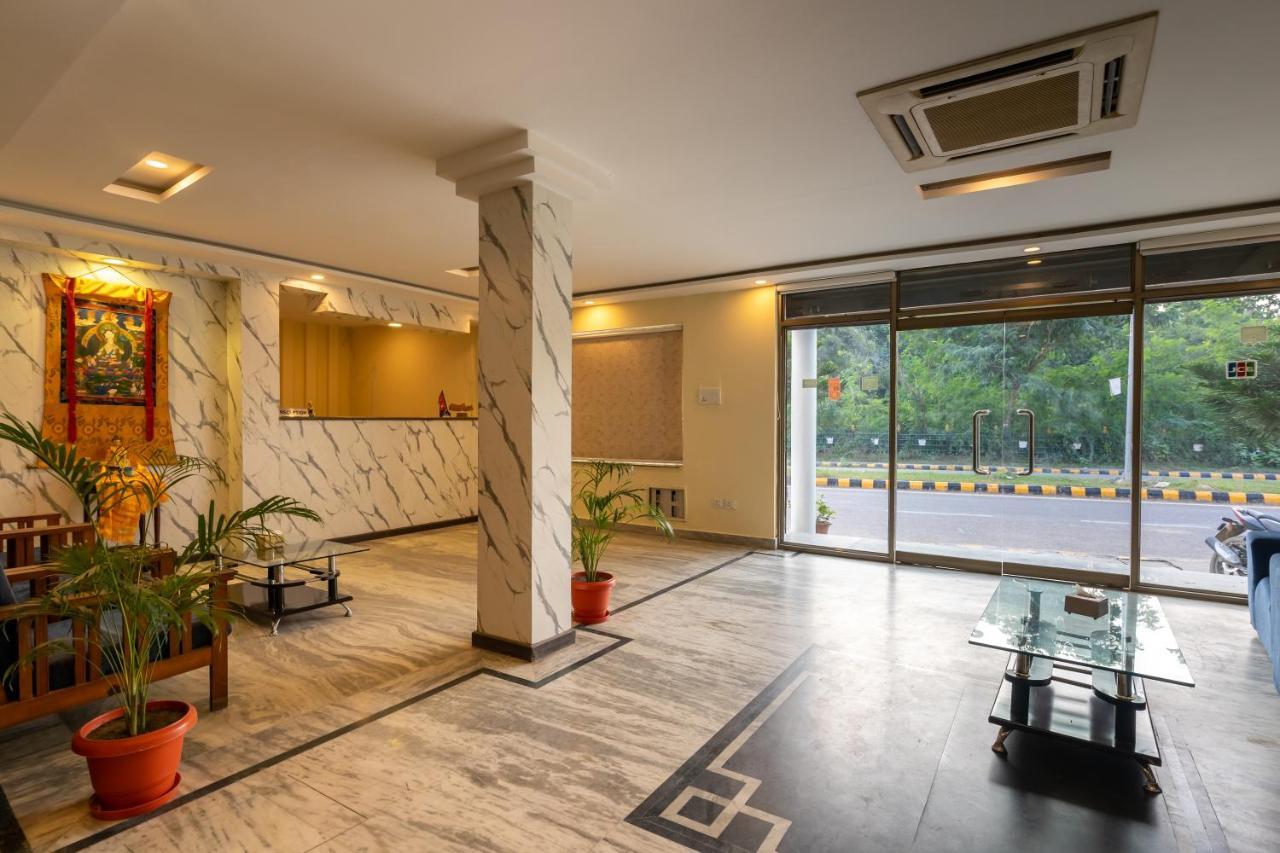 Hotel Peaceland Lumbini Buitenkant foto
