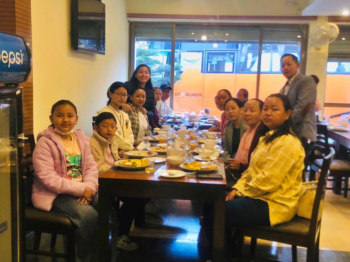 Hotel Peaceland Lumbini Buitenkant foto