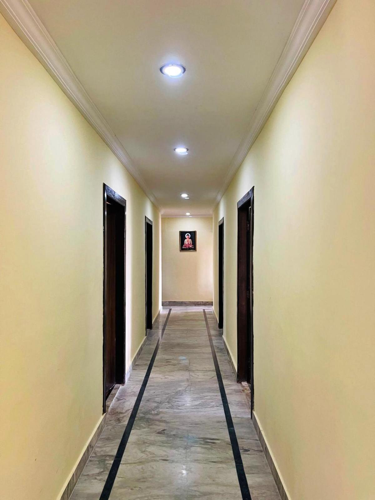 Hotel Peaceland Lumbini Buitenkant foto