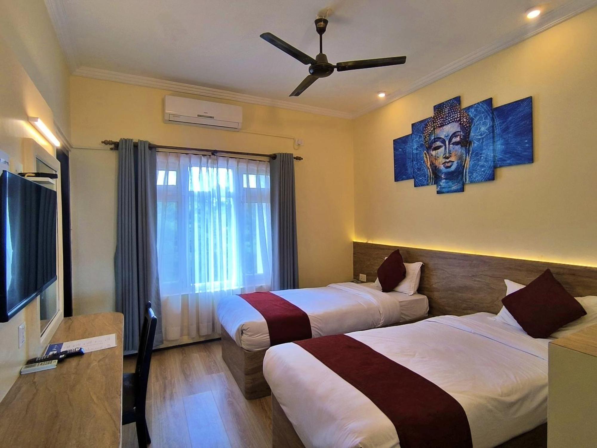 Hotel Peaceland Lumbini Buitenkant foto