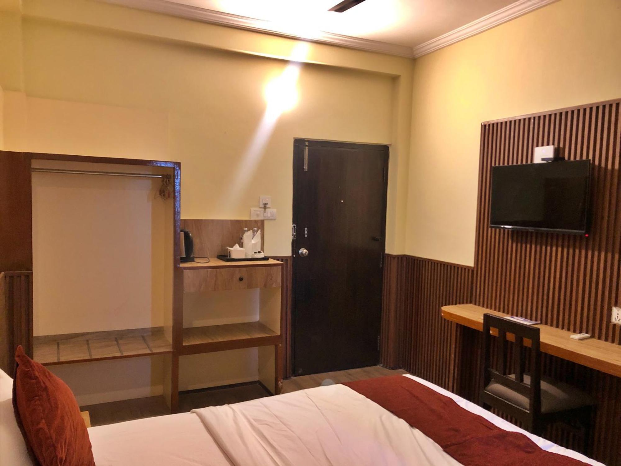 Hotel Peaceland Lumbini Buitenkant foto