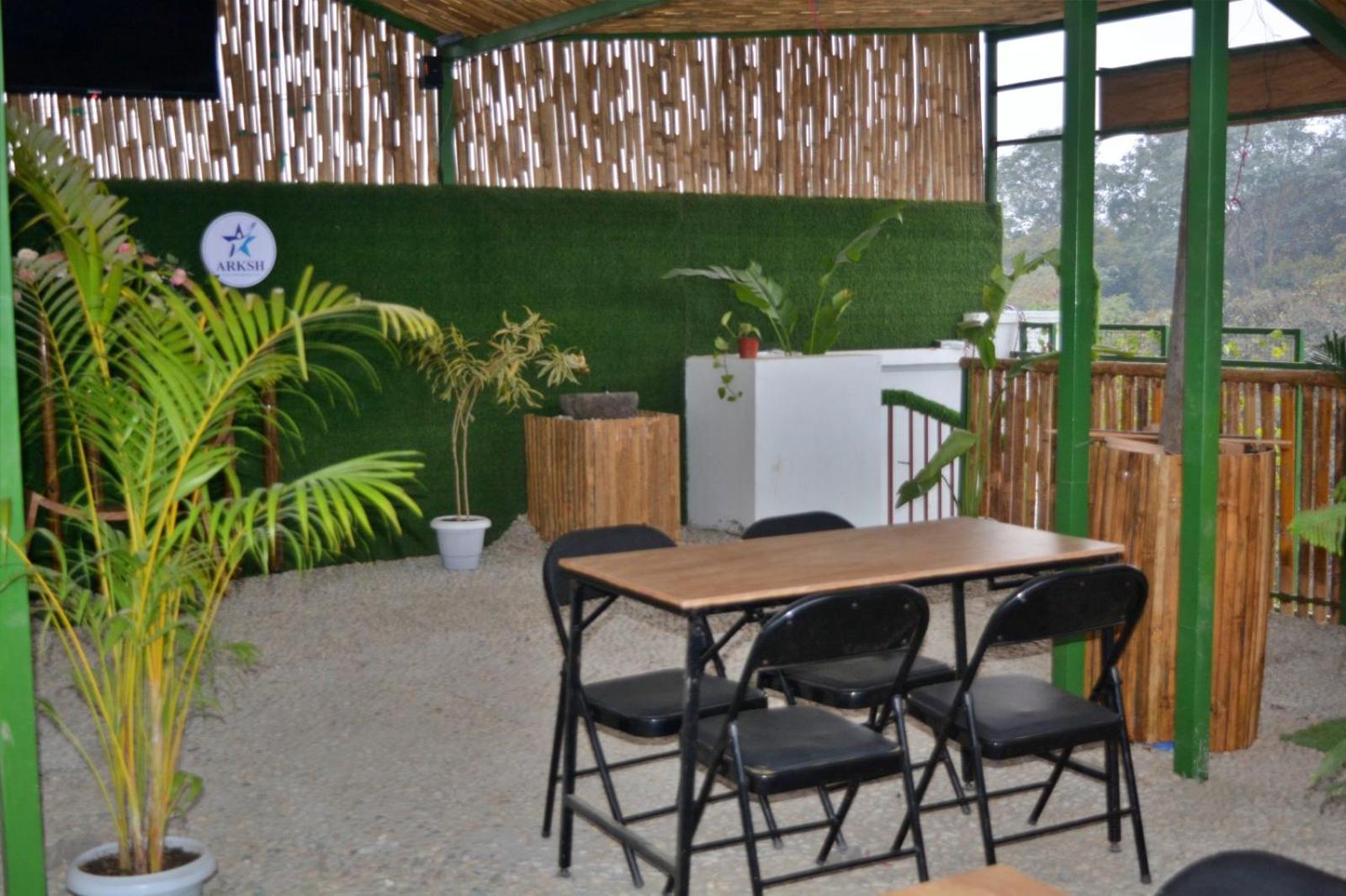 Hotel Peaceland Lumbini Buitenkant foto