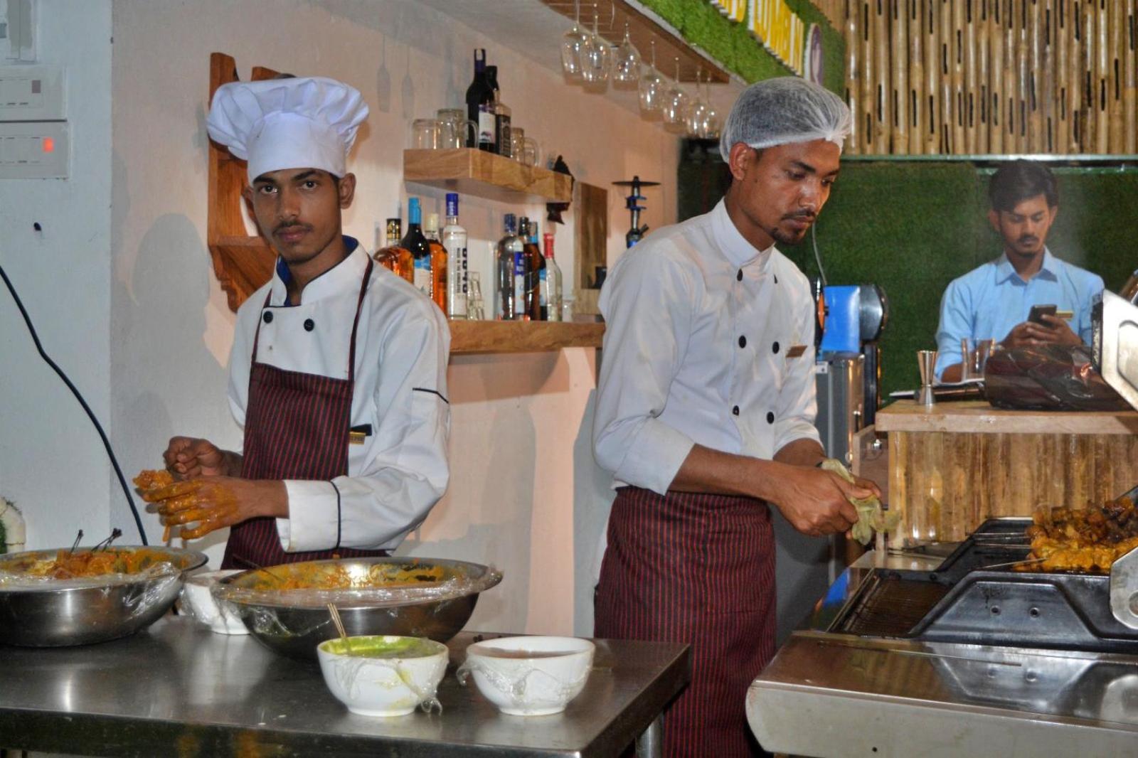 Hotel Peaceland Lumbini Buitenkant foto